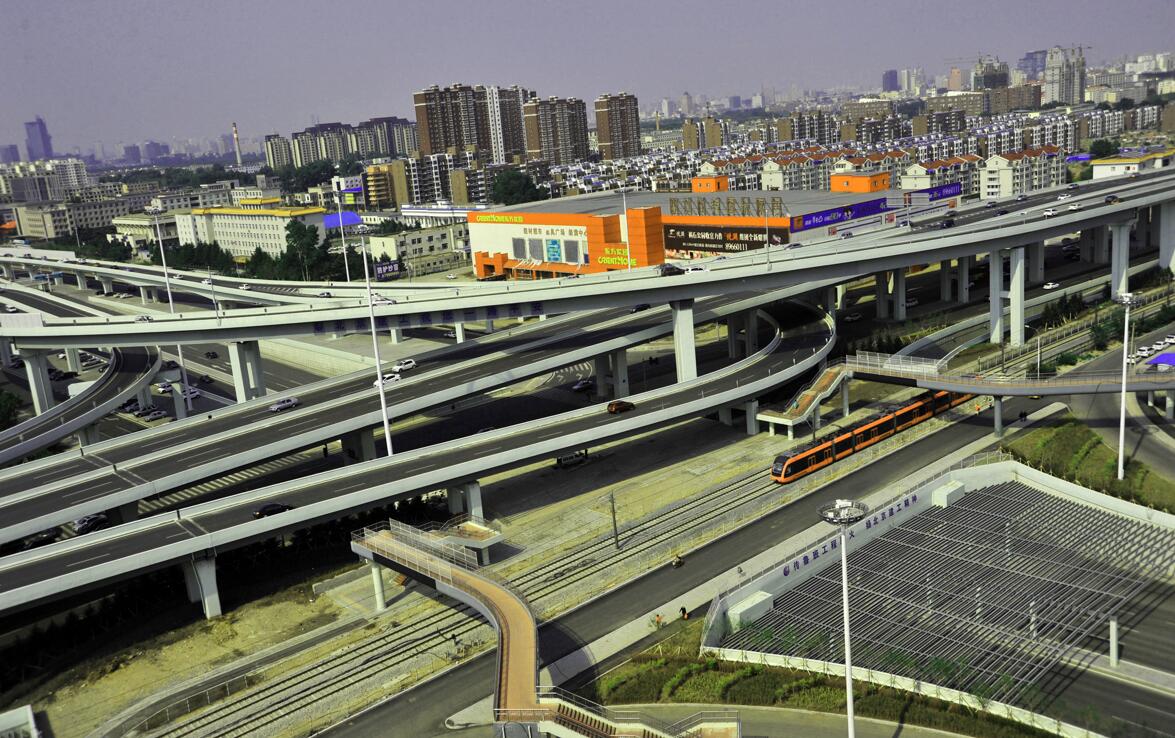 長春市兩橫兩縱快速路系統工程—前進大街與衛星路互通立交